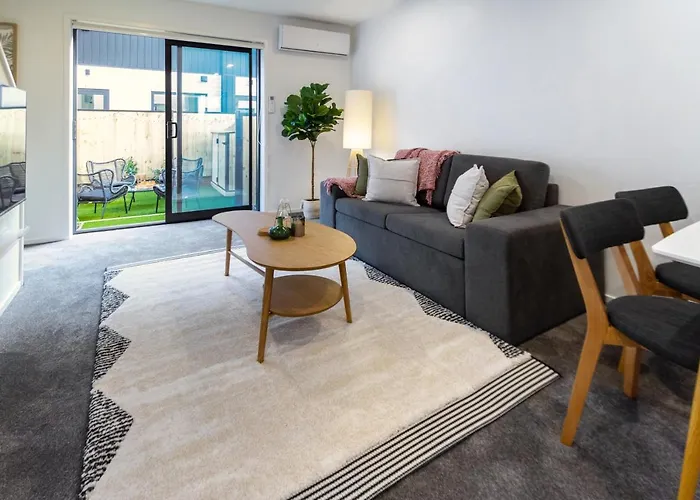 Indulge In Christchurch Hagley Park 2 Bed 2 Bath
